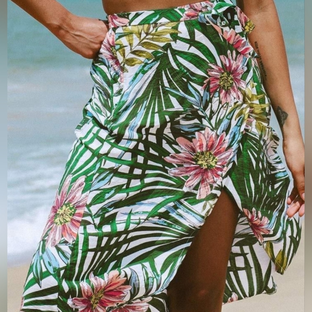 New-Cupshe Aliza Floral Tie Front Beach Skirt